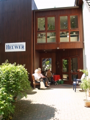 Seniorenpflegeheim Heuwer GmbH